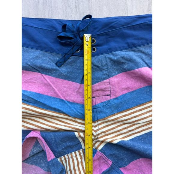 Patagonia Wavefarer Striped Board Shorts Women's Size 16 - EUC - Picture 4 of 10